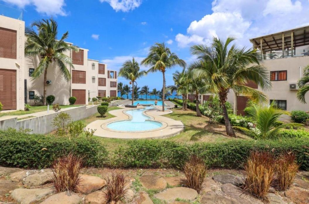 Magnificent Sea-View Apartment Flic en Flac Exterior photo
